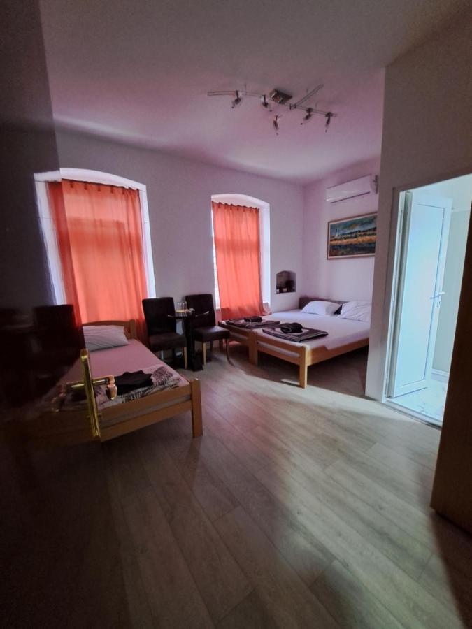 Tabacco Rooms Obrenovac  Exteriör bild