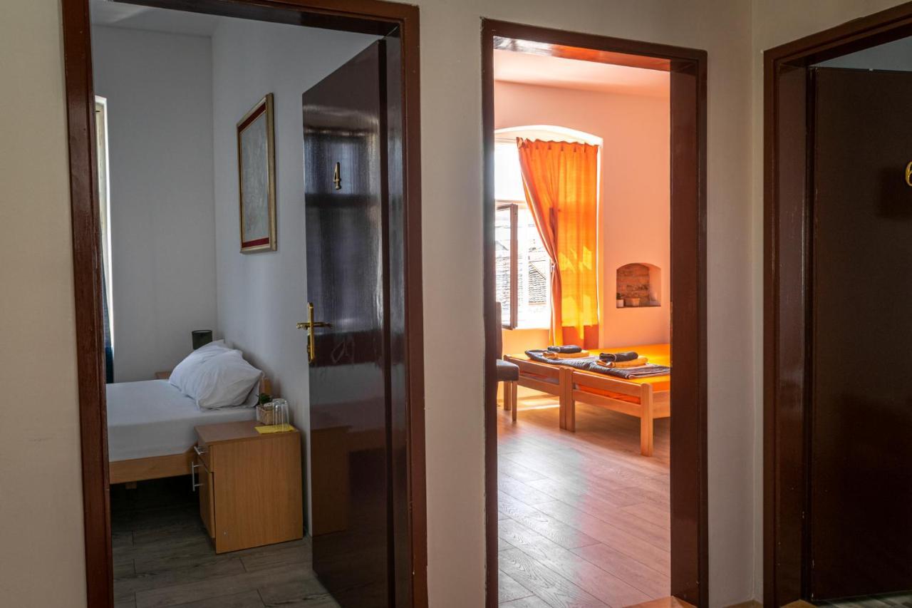 Tabacco Rooms Obrenovac  Exteriör bild